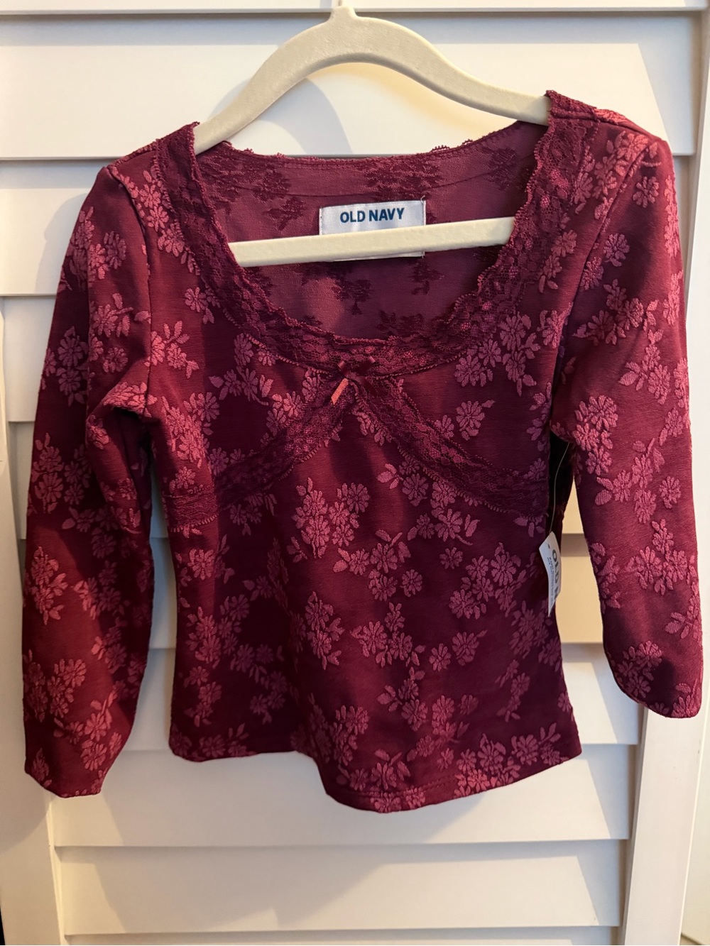 Old Navy Women's Wine Floral Lace-Trim Long Sleeve Tee